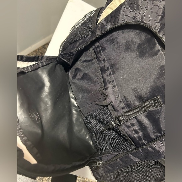 {Under Armour} Backpack - Picture 4 of 4